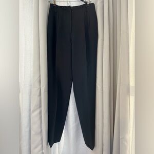 Classic Black Lord and Taylor lined black wool women’s pants size 8.